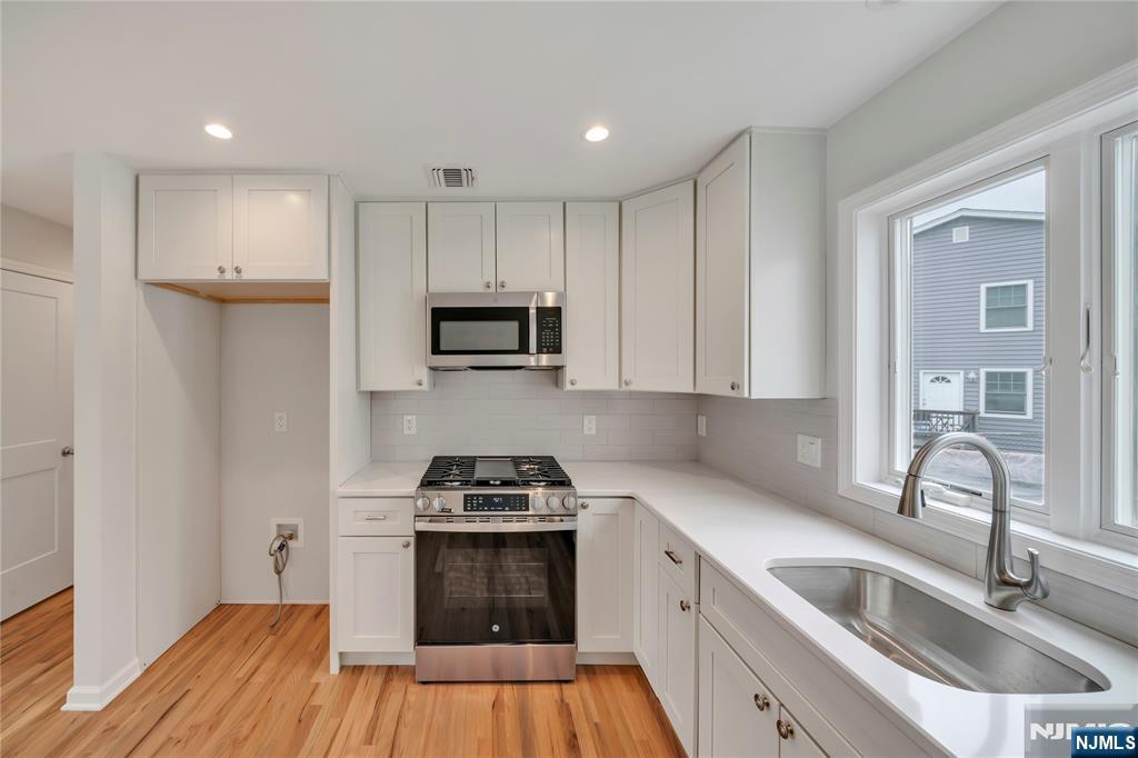 800 Pleasantview Terrace