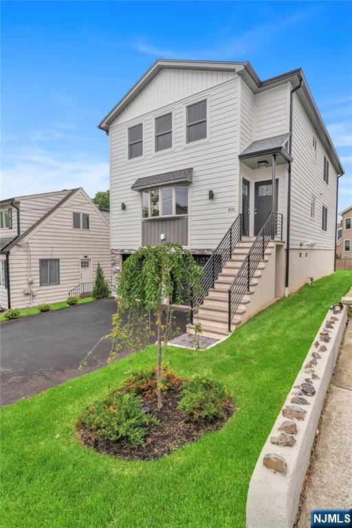 800 Pleasantview Terrace