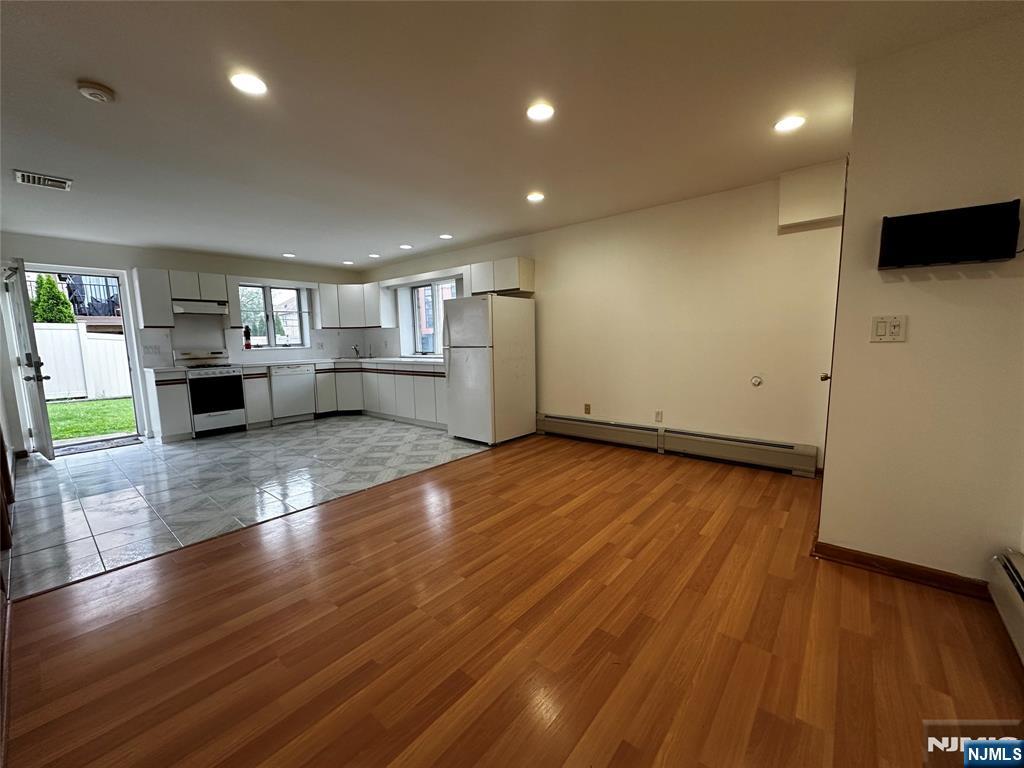 420 Lawton Avenue Ground Floor