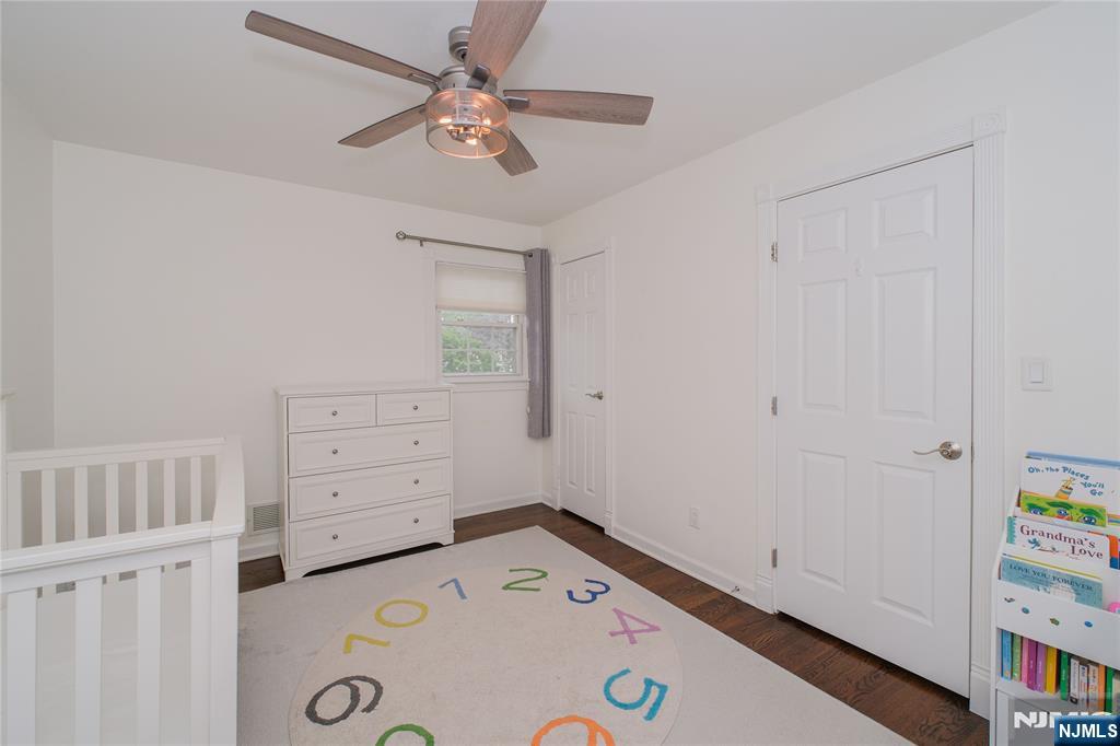 122 E Village Circle