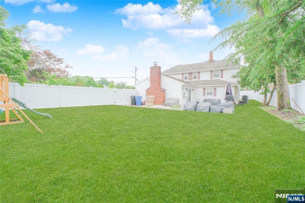 122 E Village Circle