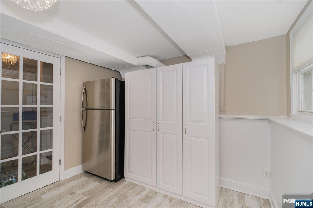 122 E Village Circle
