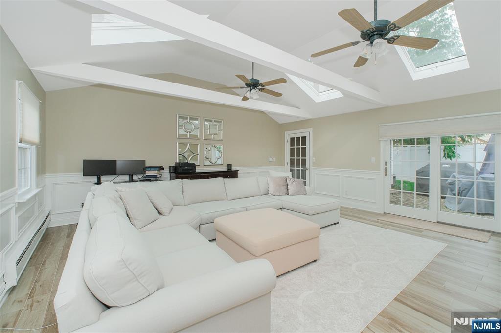 122 E Village Circle