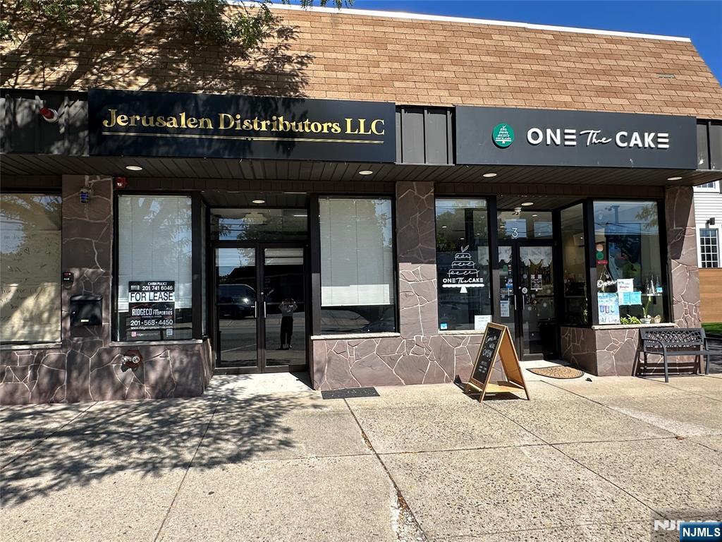 25 W Hudson Avenue 2