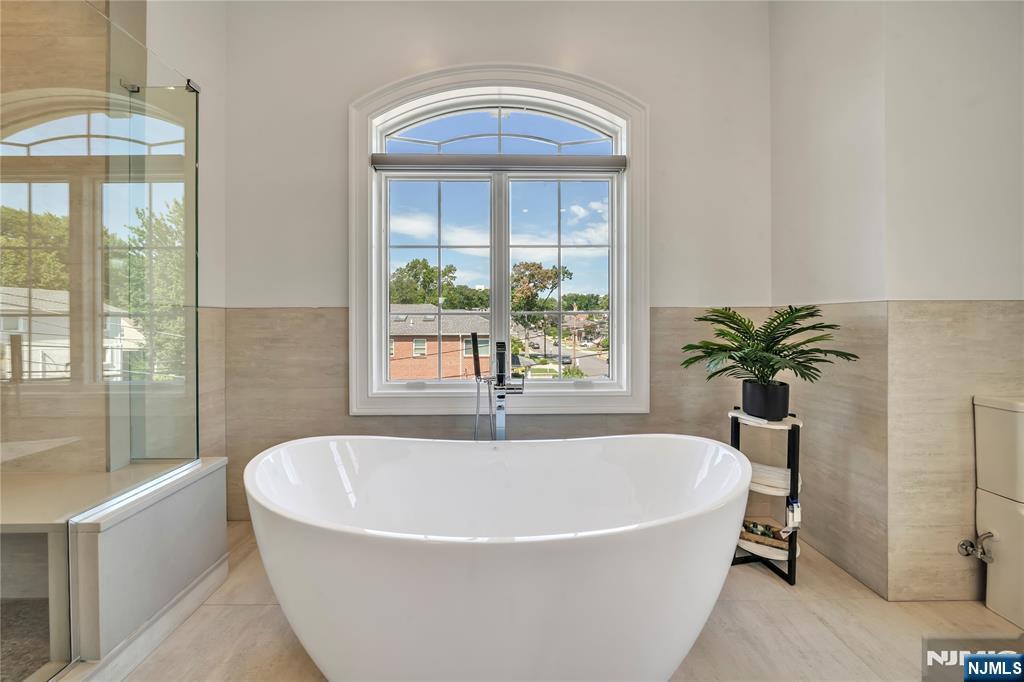 214 Forest Road