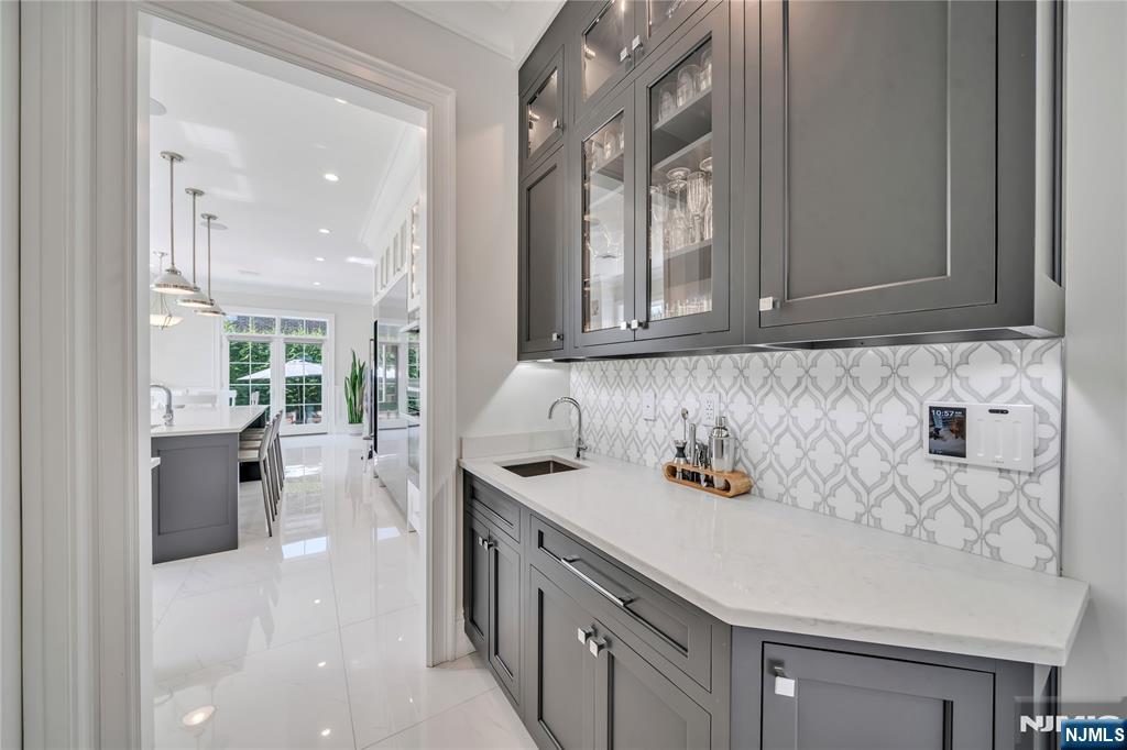 214 Forest Road