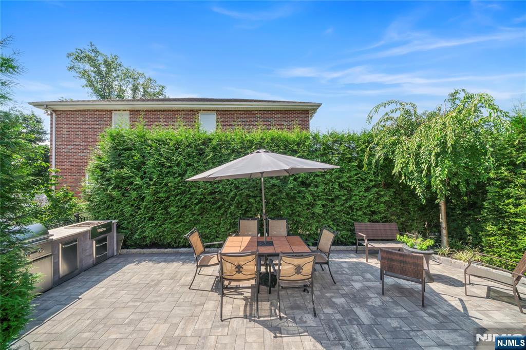 214 Forest Road