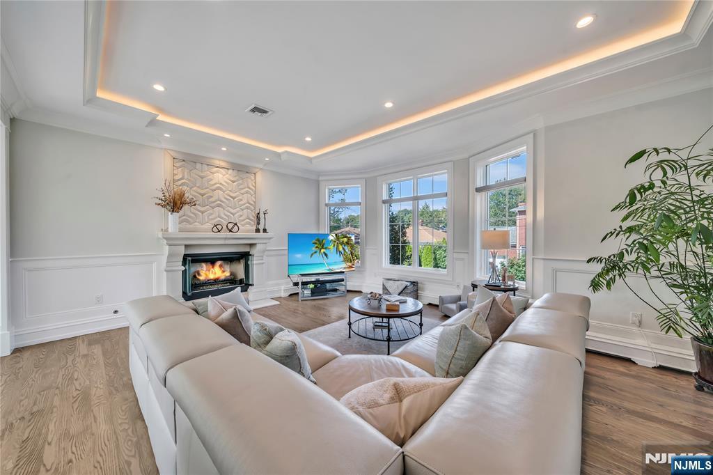 214 Forest Road