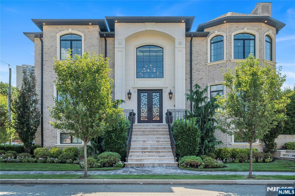 214 Forest Road