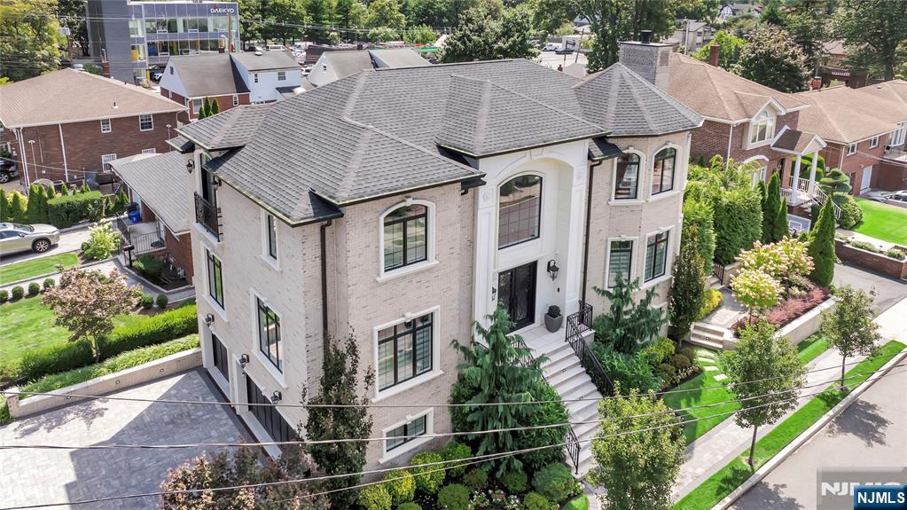 214 Forest Road