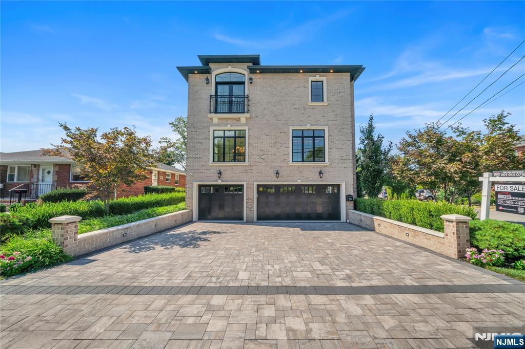 214 Forest Road