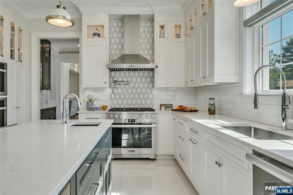 214 Forest Road