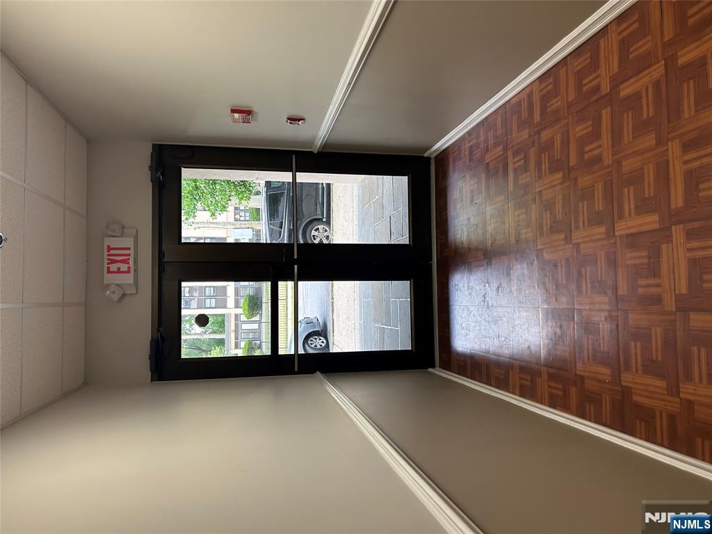 61 Kansas Street 3C