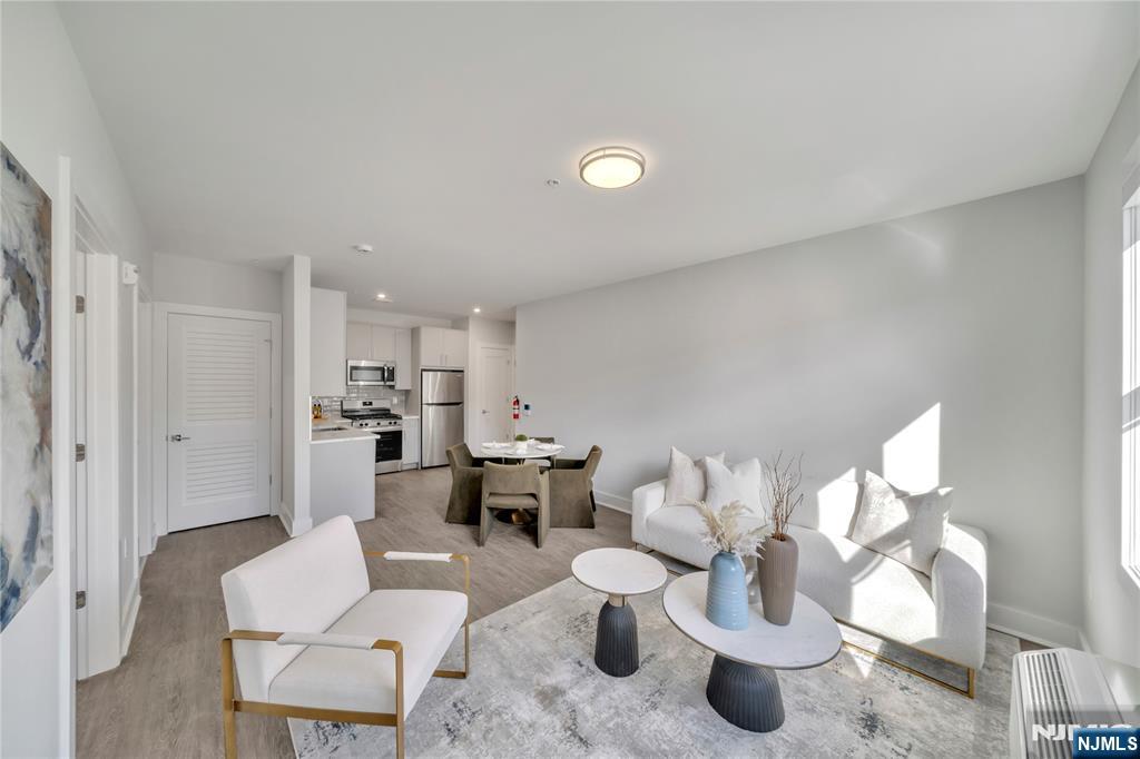 491 Walker Street 2G