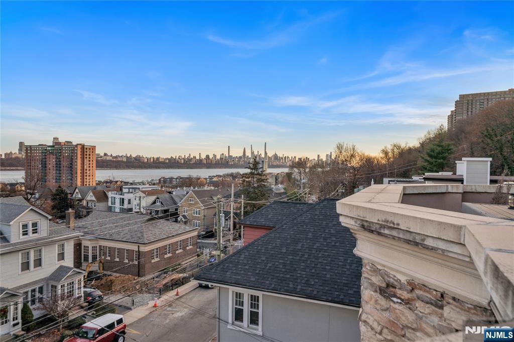 516 Undercliff Avenue