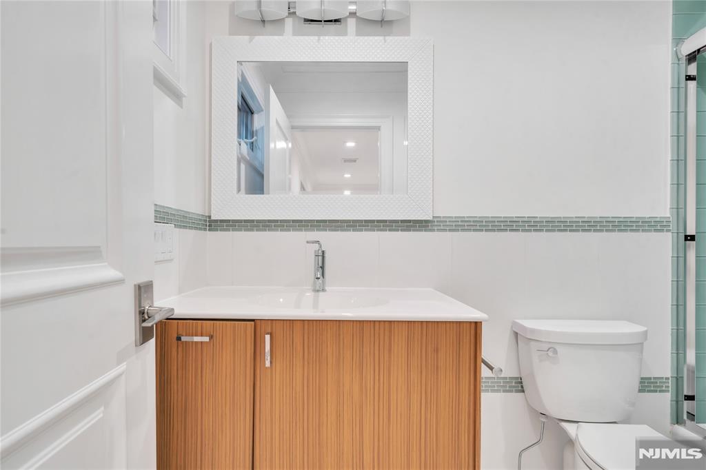 516 Undercliff Avenue