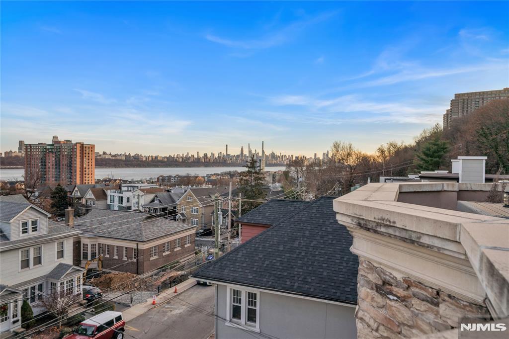 516 Undercliff Avenue