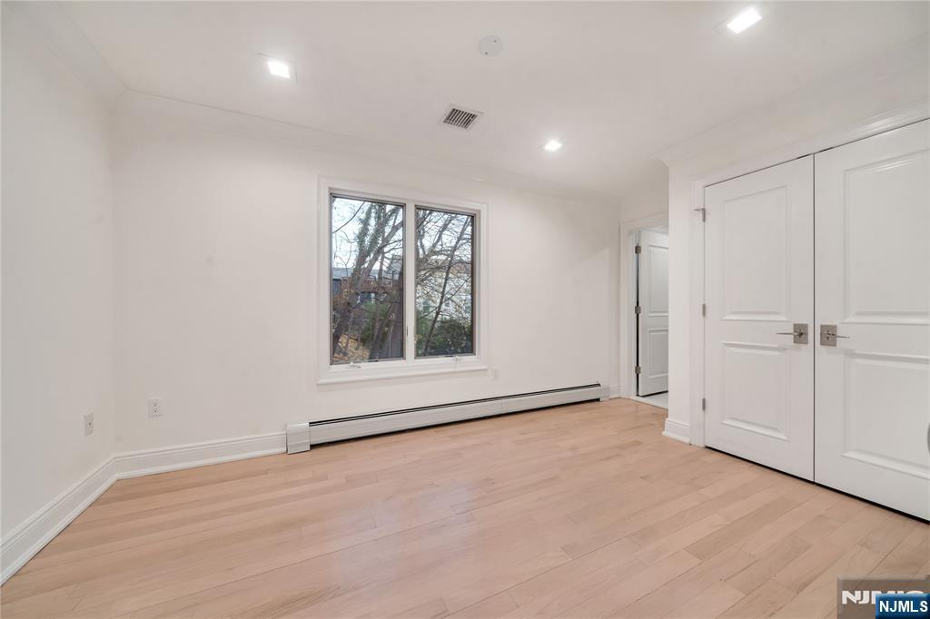 516 Undercliff Avenue