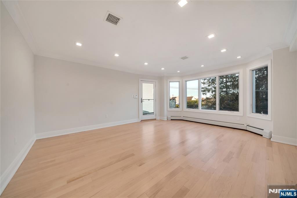 516 Undercliff Avenue