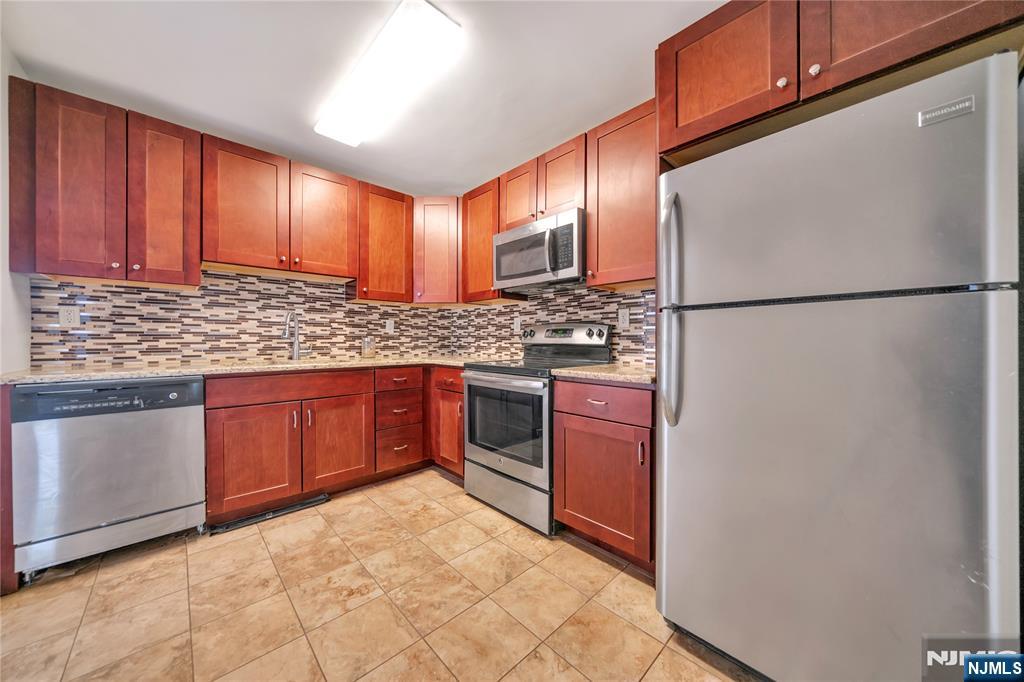 770 Anderson Avenue 15A