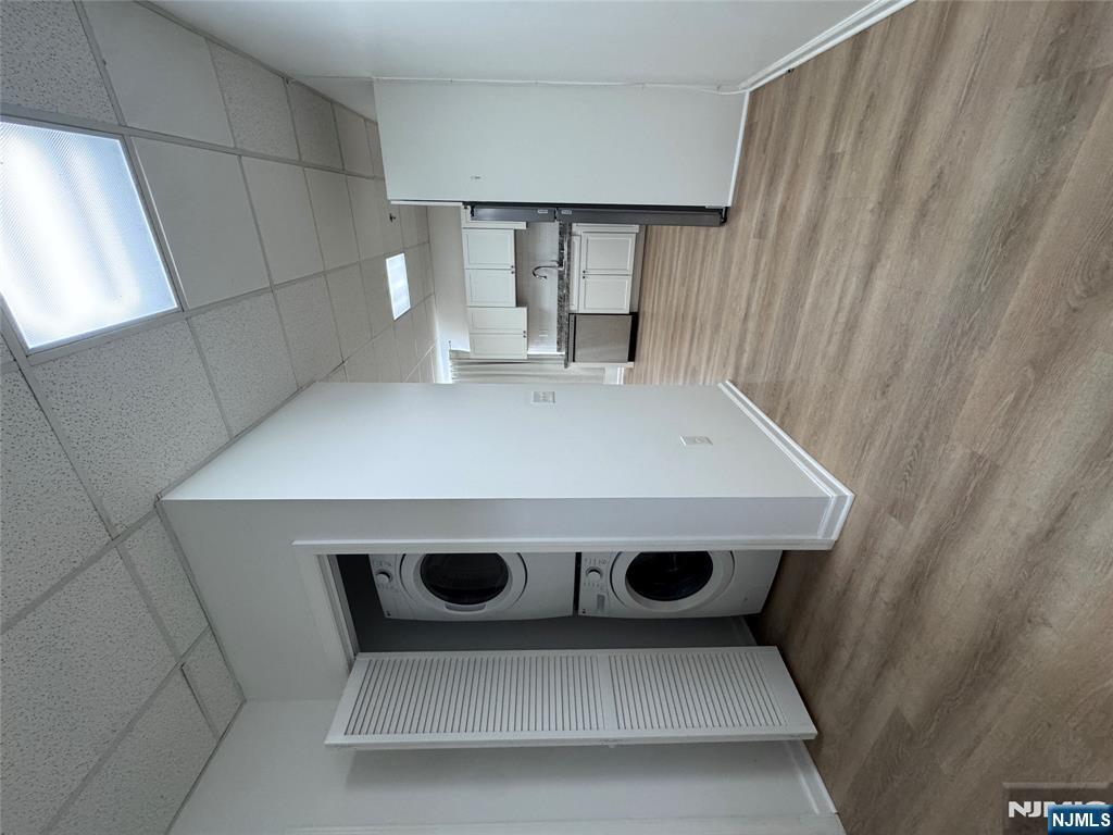 61 Kansas Street 2D