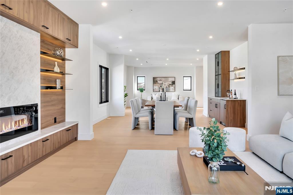 2220 Mackay Avenue A