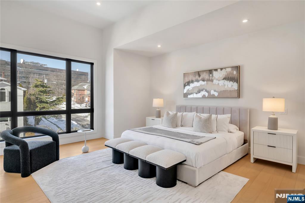 2220 Mackay Avenue A