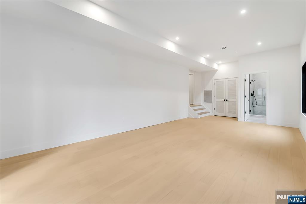 2220 Mackay Avenue A