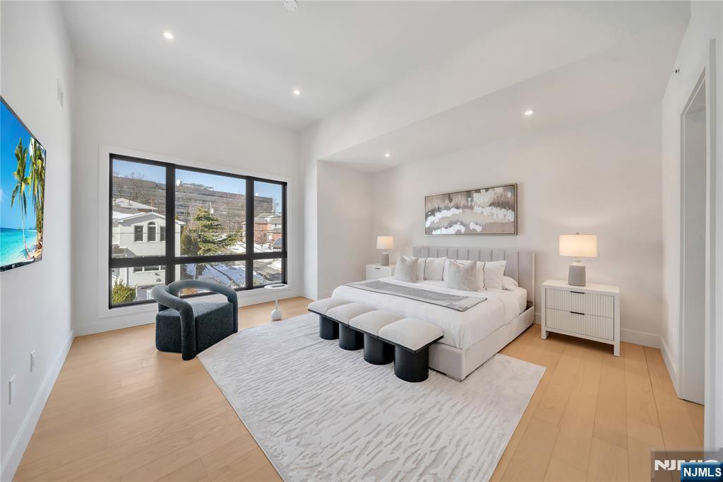 2220 Mackay Avenue A