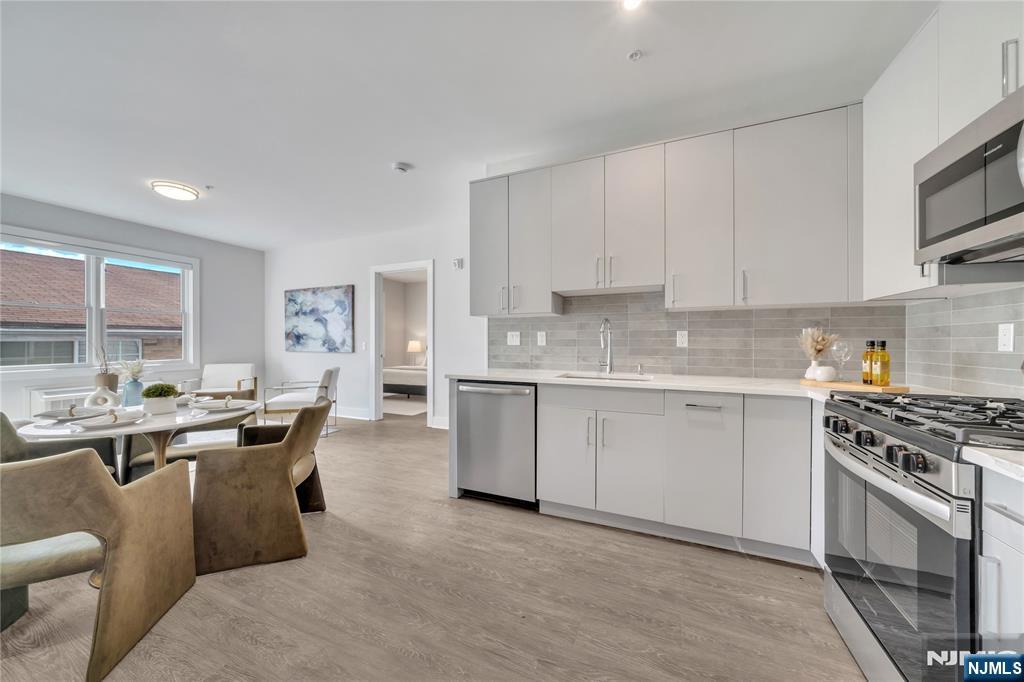 491 Walker Street 3G