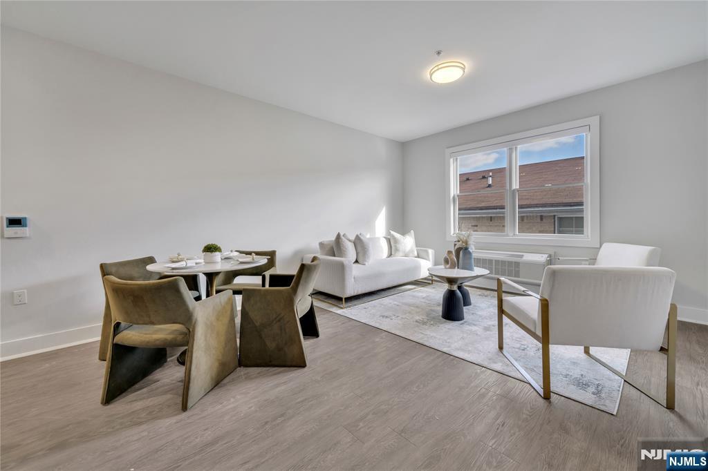 491 Walker Street 3G