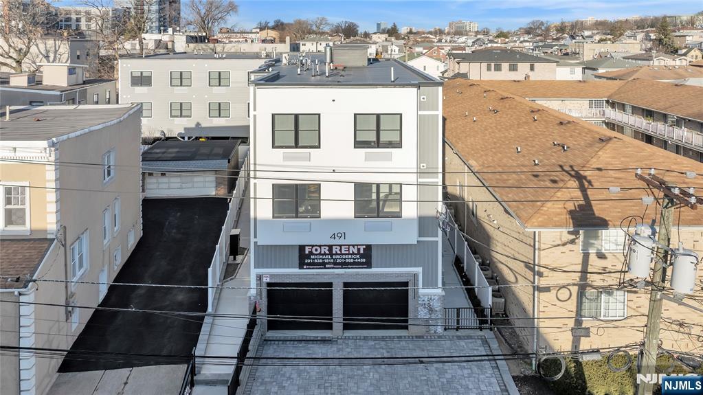 491 Walker Street 3G