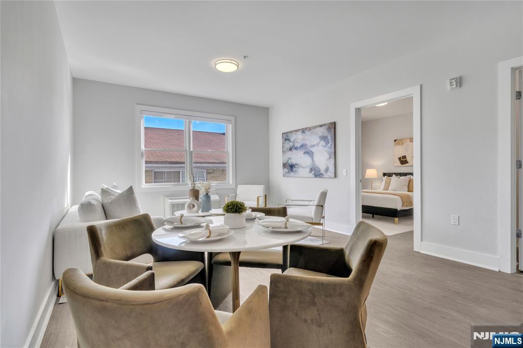 491 Walker Street 3G