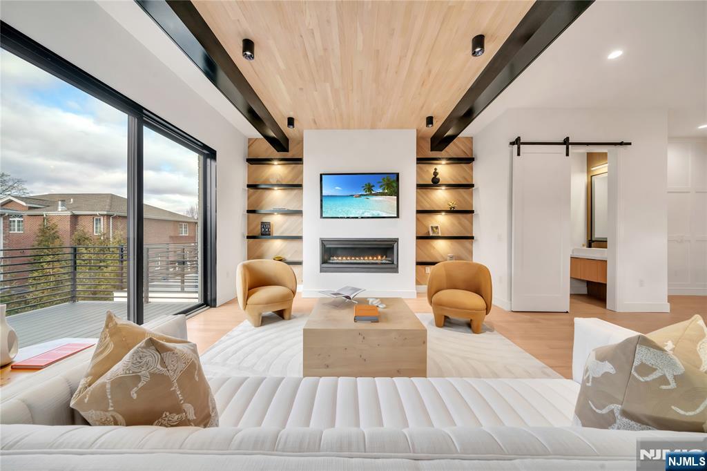 1047 Anderson Avenue A