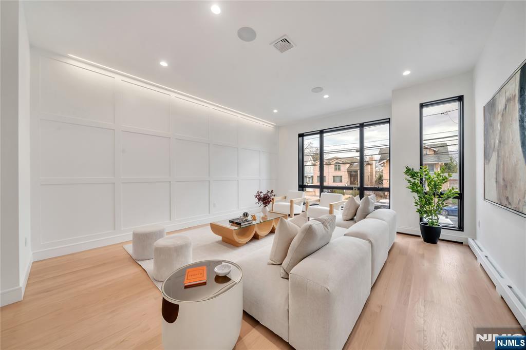 1047 Anderson Avenue A