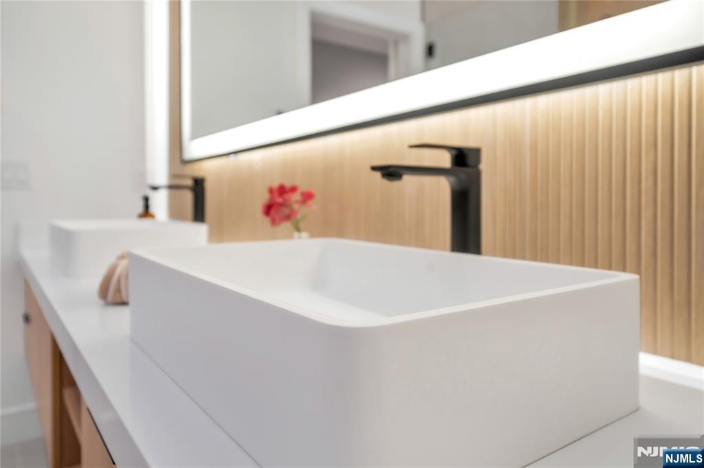 1047 Anderson Avenue A