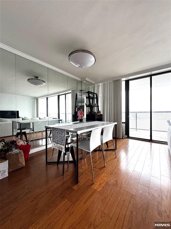 6050 Boulevard East 16J