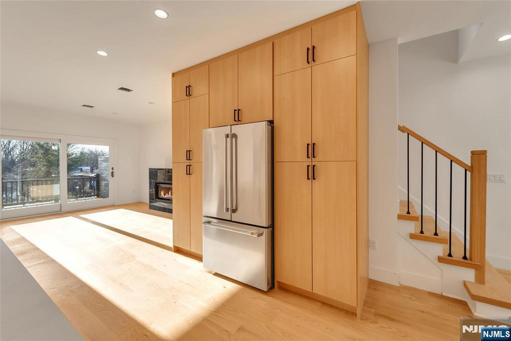 432 Stillwell Avenue B