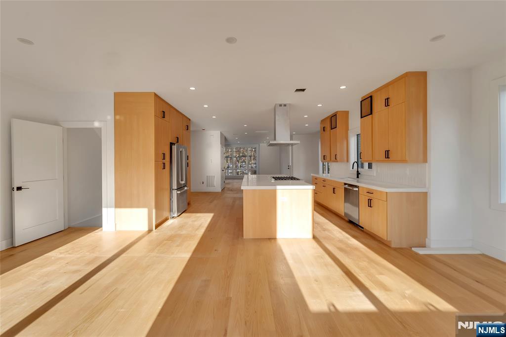 432 Stillwell Avenue B