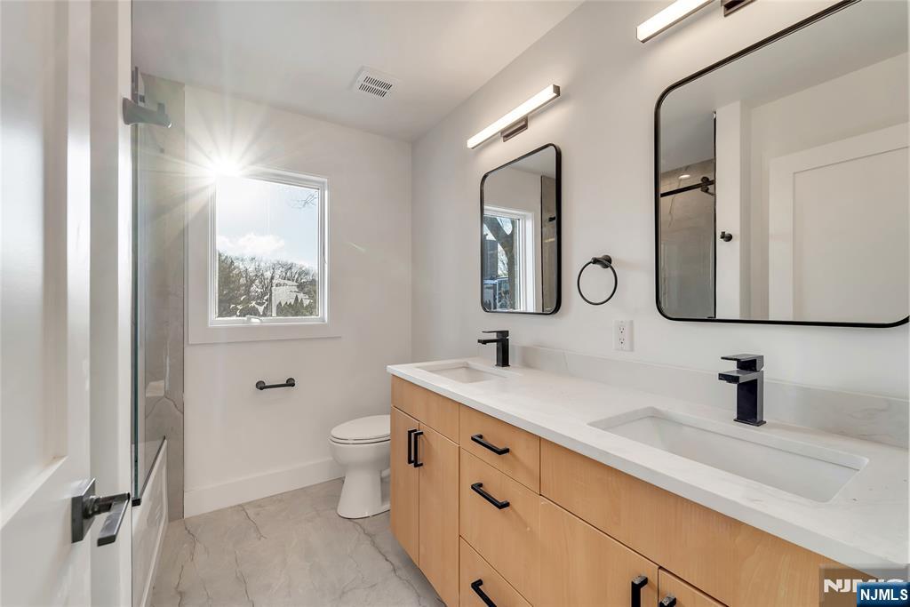 432 Stillwell Avenue B