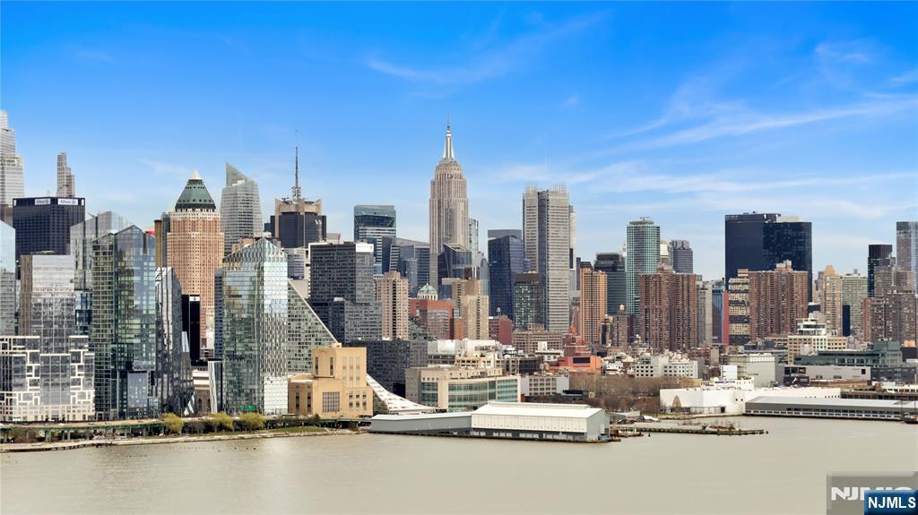 7000 Boulevard East 32C