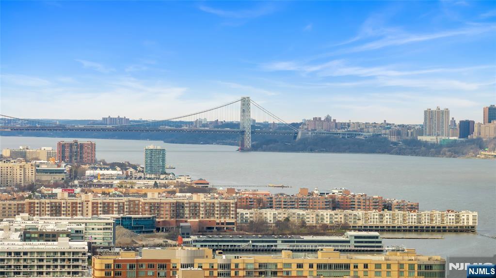 7000 Boulevard East 32C