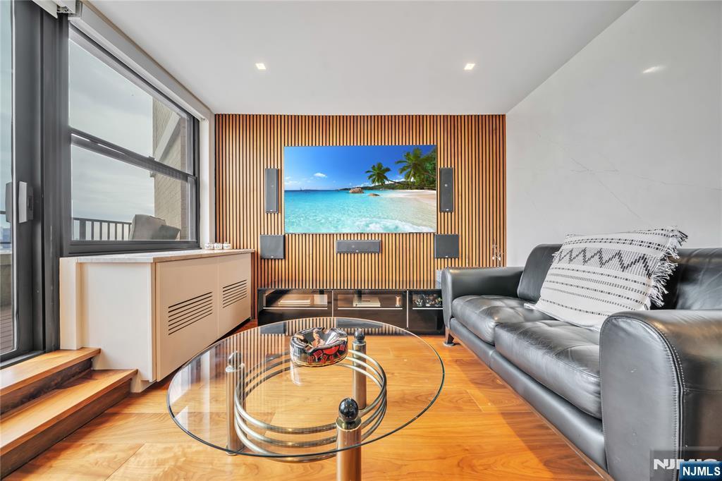 7000 Boulevard East 32C