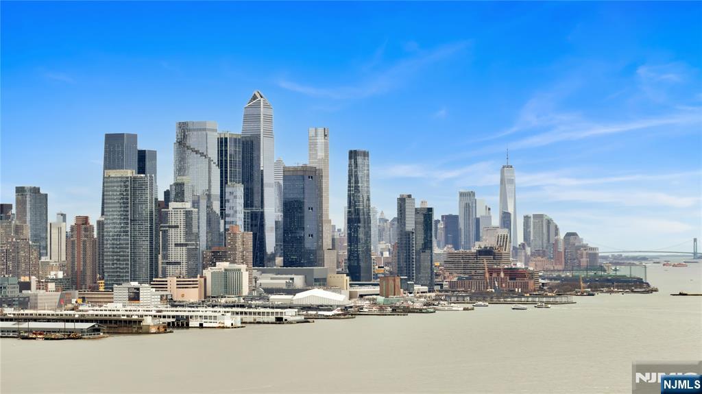 7000 Boulevard East 32C