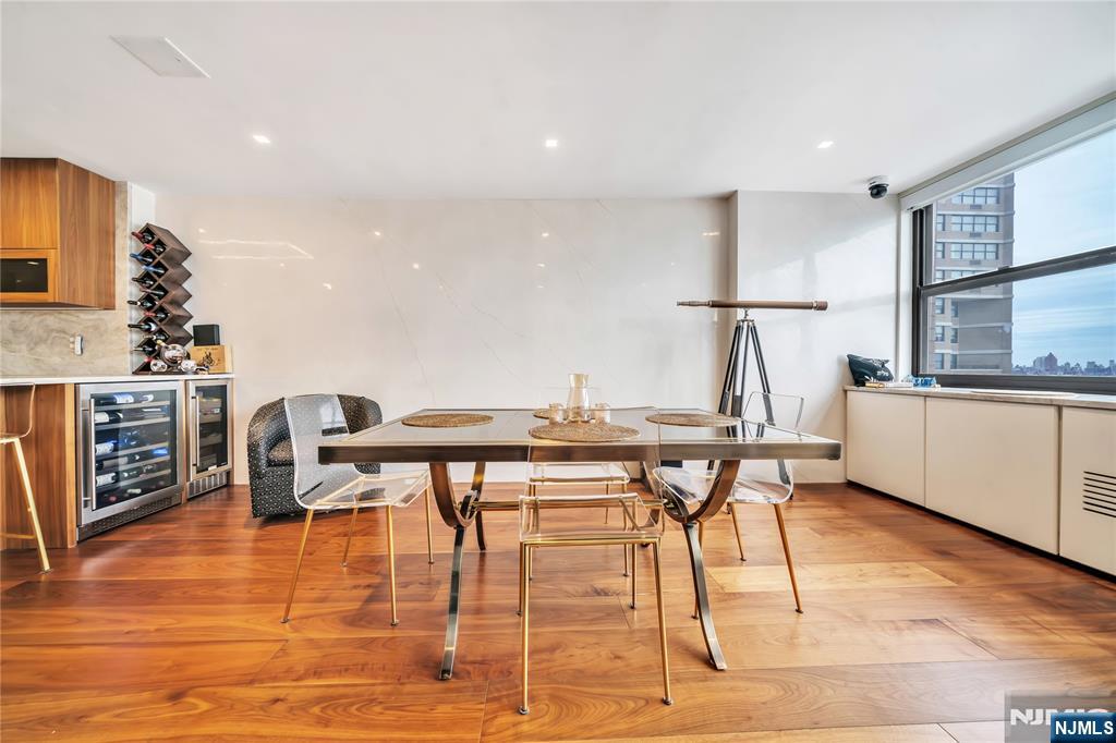 7000 Boulevard East 32C