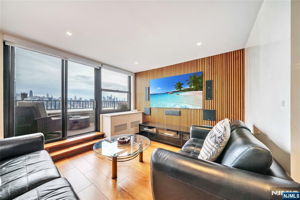 7000 Boulevard East 32C