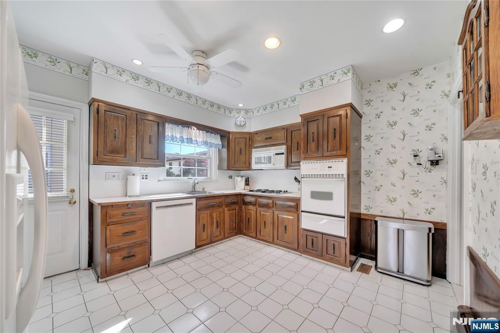 431 Van Renssalaer Court