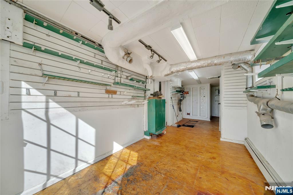 431 Van Renssalaer Court