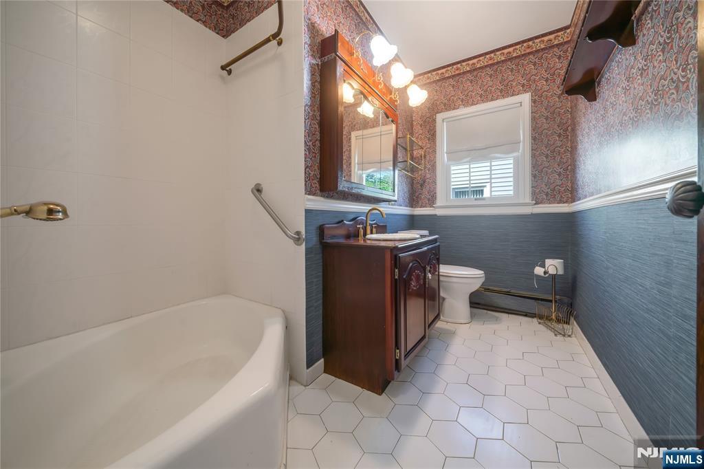 431 Van Renssalaer Court