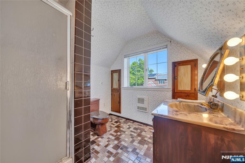 431 Van Renssalaer Court